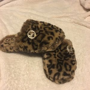 Leopard Michael Kors furry slippers
